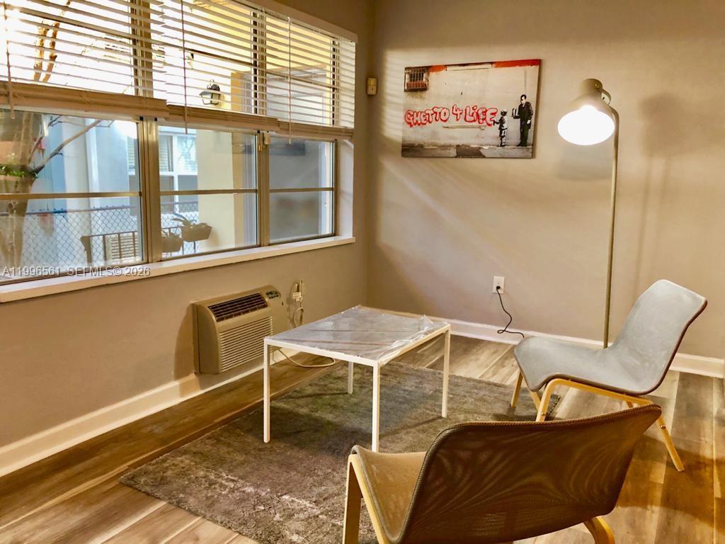 THE LESLIE CONDO - Residential