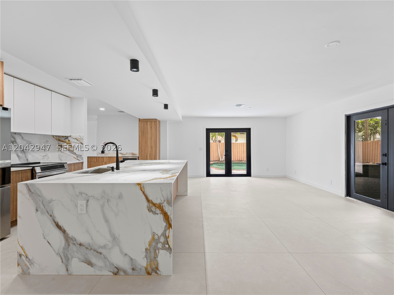 NORTH PALM BEACH VILLAGE - Residential