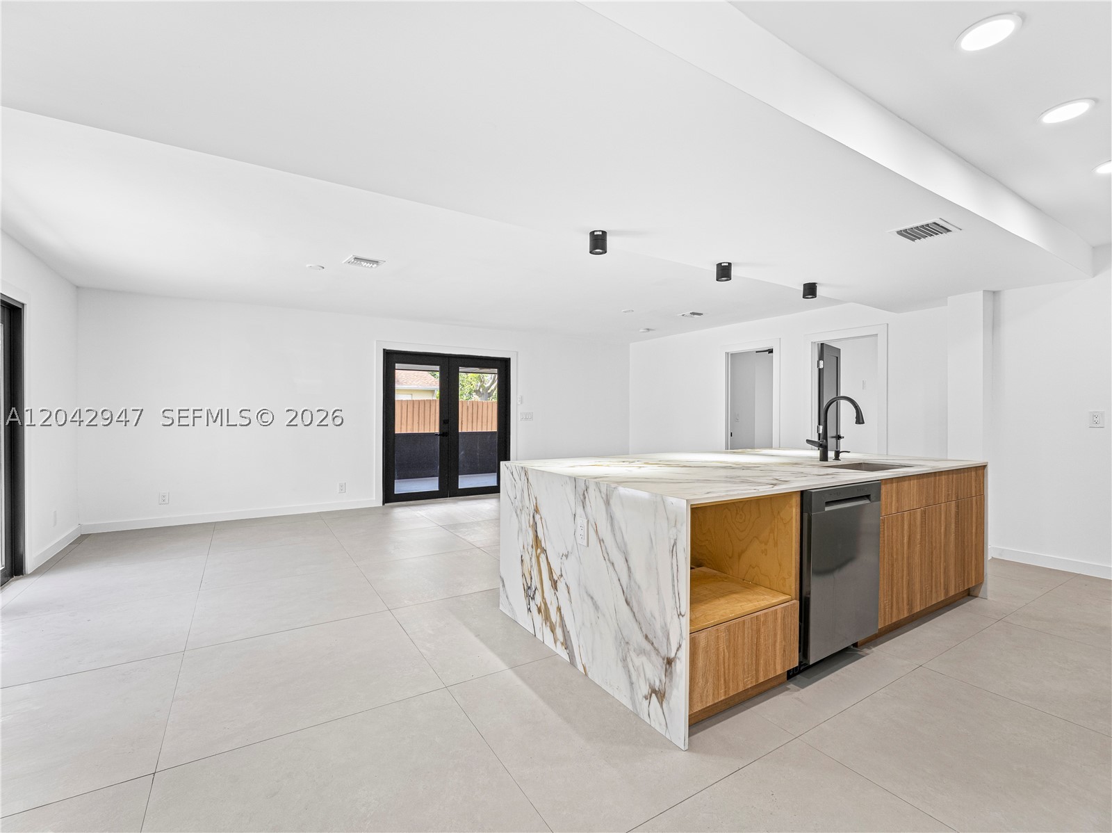 NORTH PALM BEACH VILLAGE - Residential