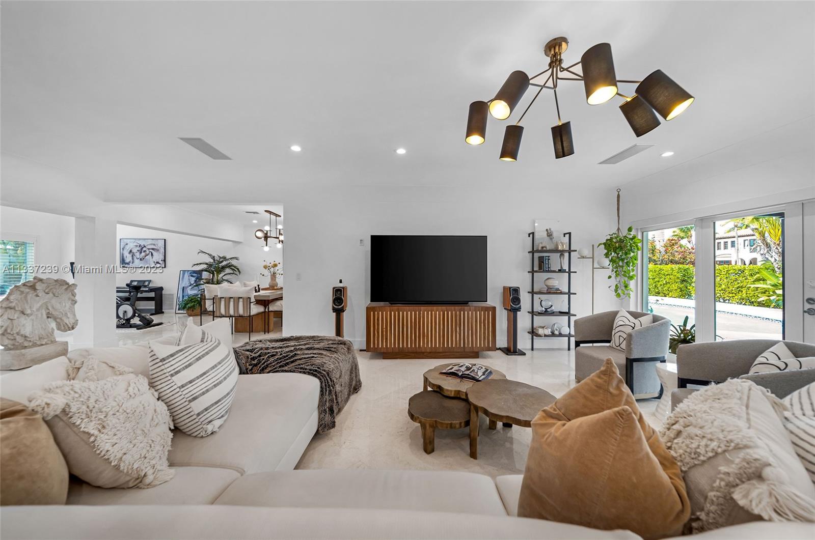 LUCILLE ISLAND - Residential