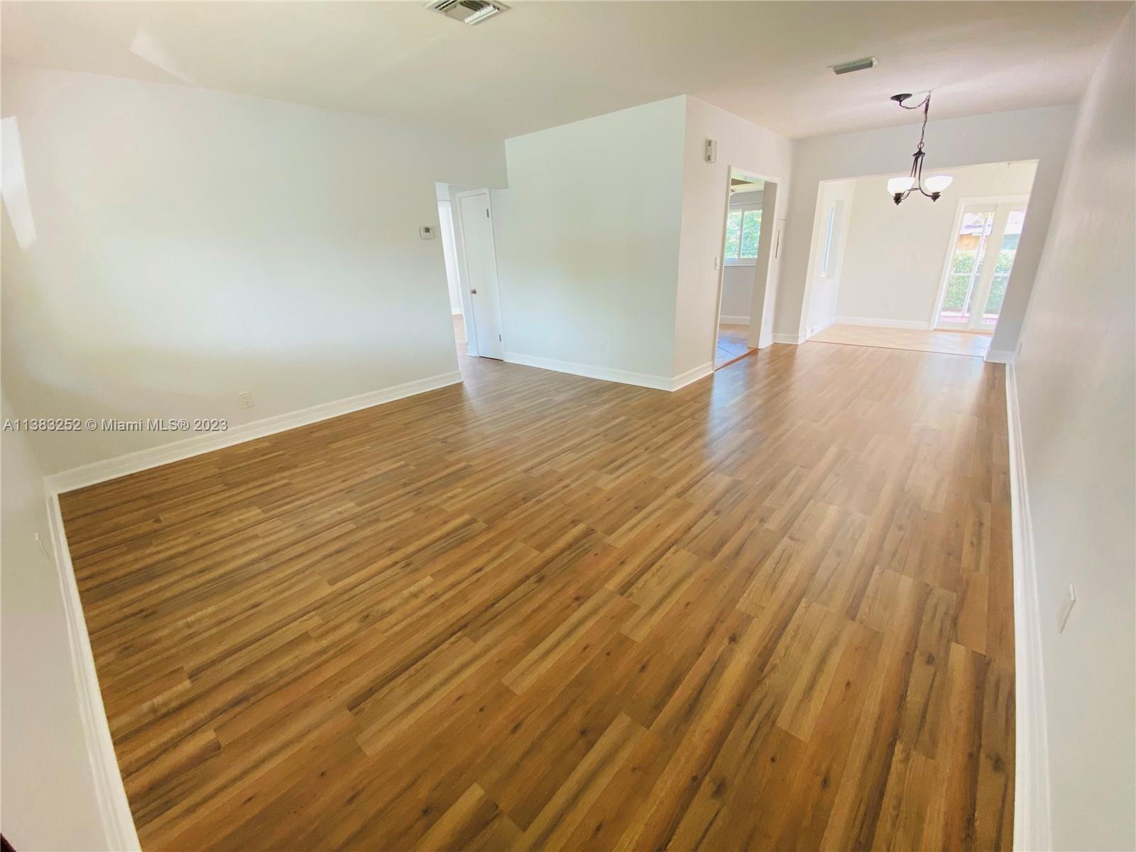 FLEEMAN GROVE - Residential Lease