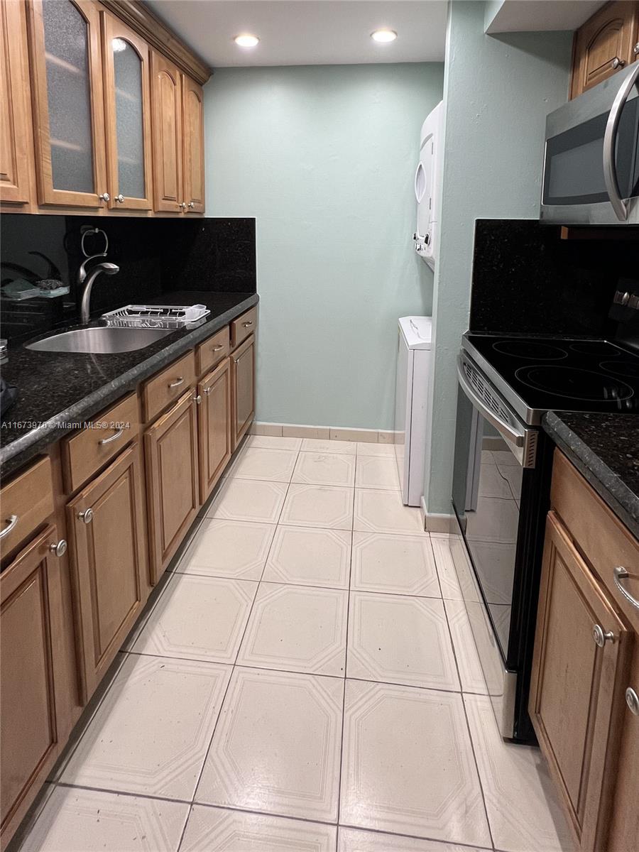 MOON TOWER CONDO - Residential Lease