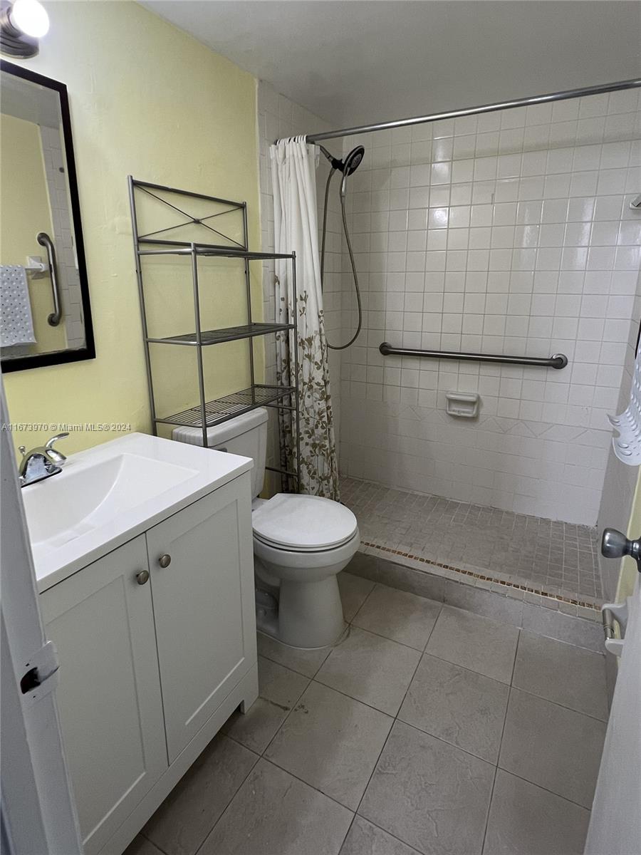 MOON TOWER CONDO - Residential Lease