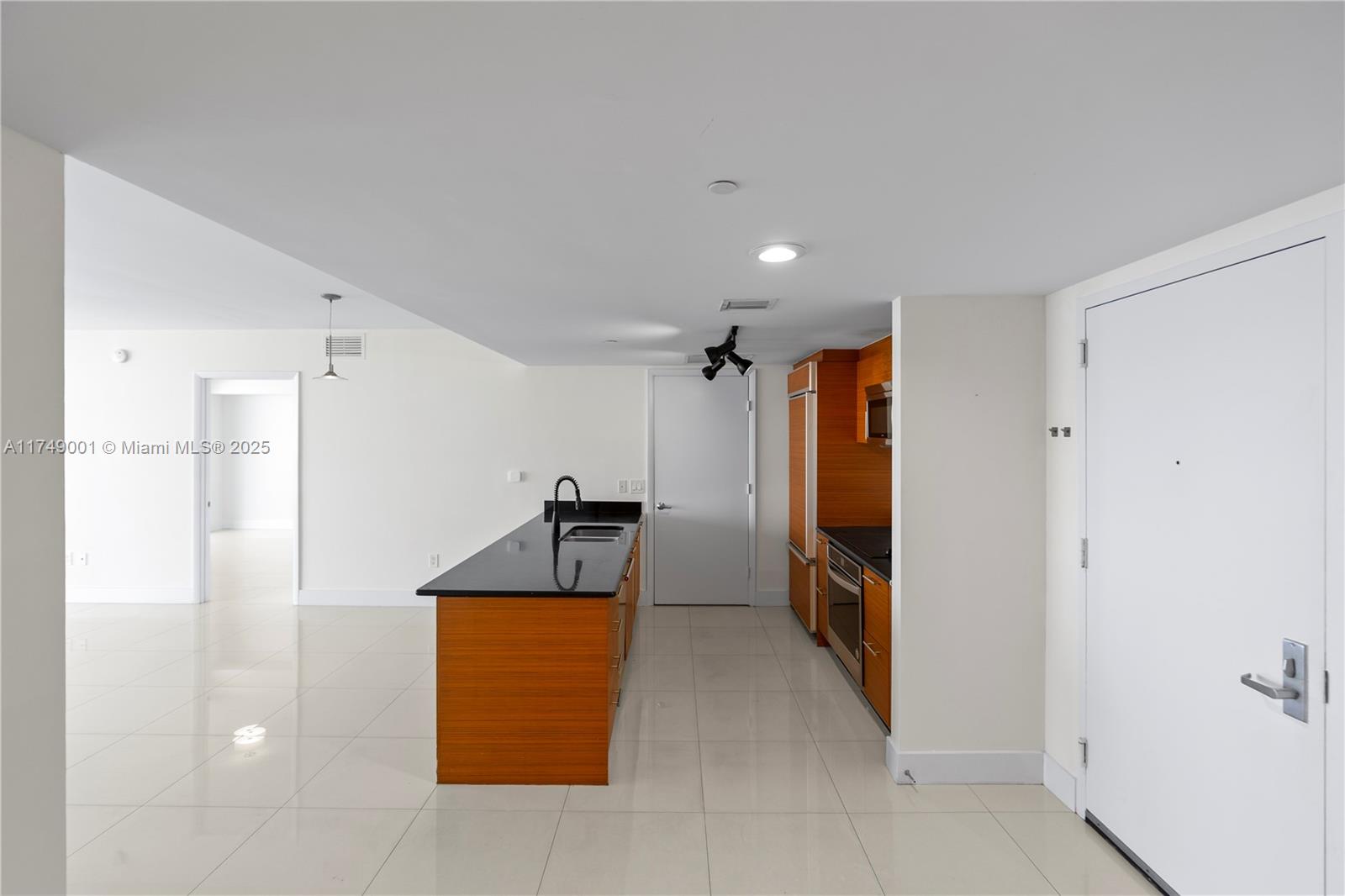 50 Biscayne - Residential Lease