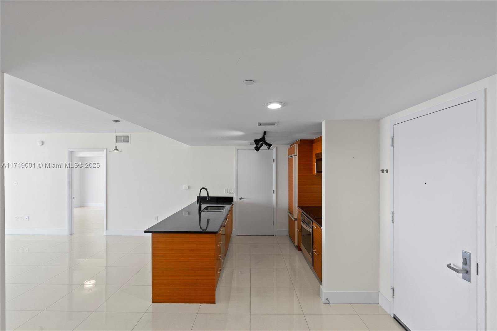 50 Biscayne - Residential Lease
