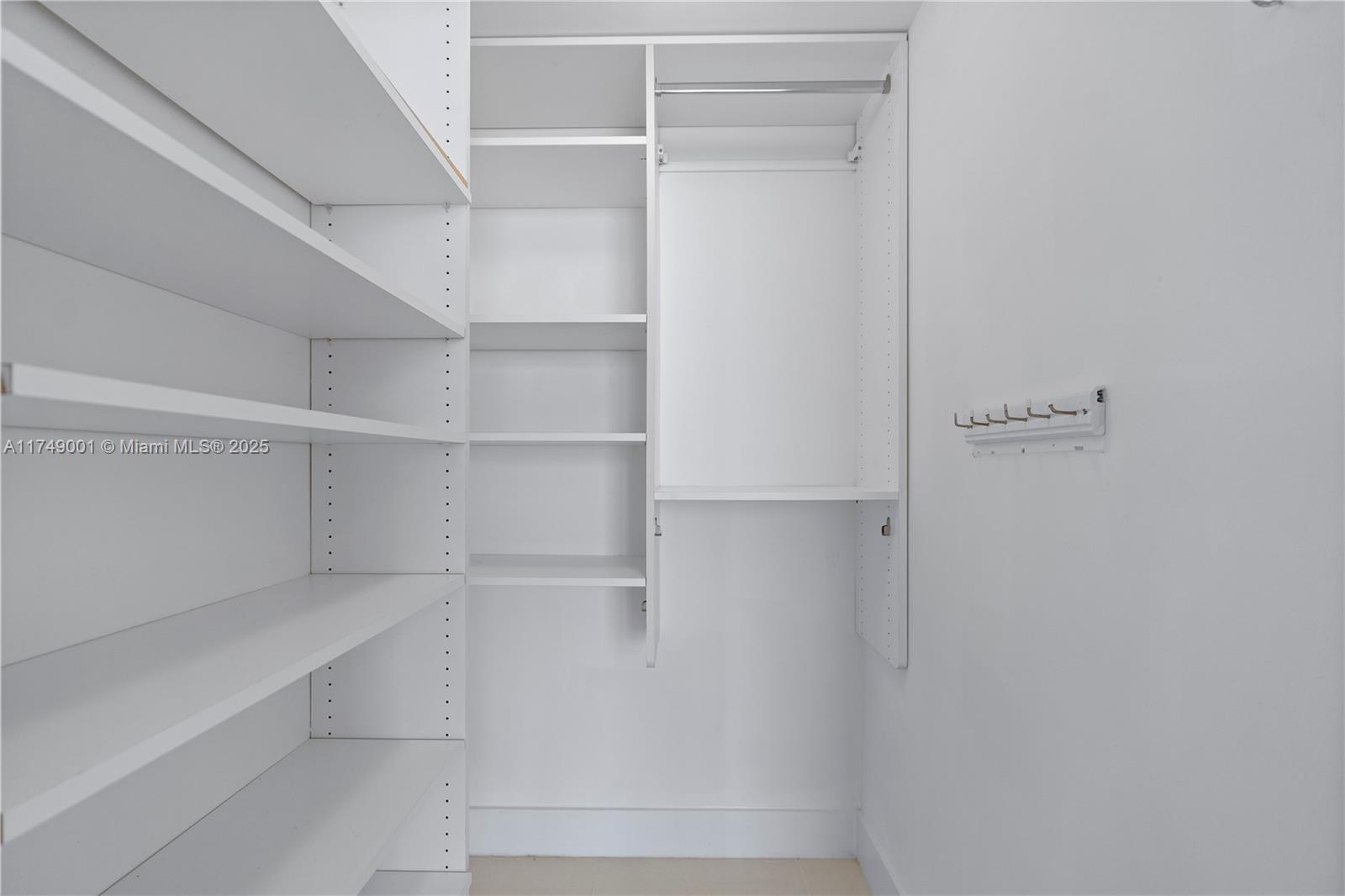 50 Biscayne - Residential Lease
