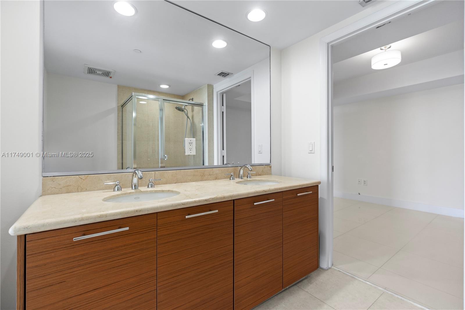 50 Biscayne - Residential Lease