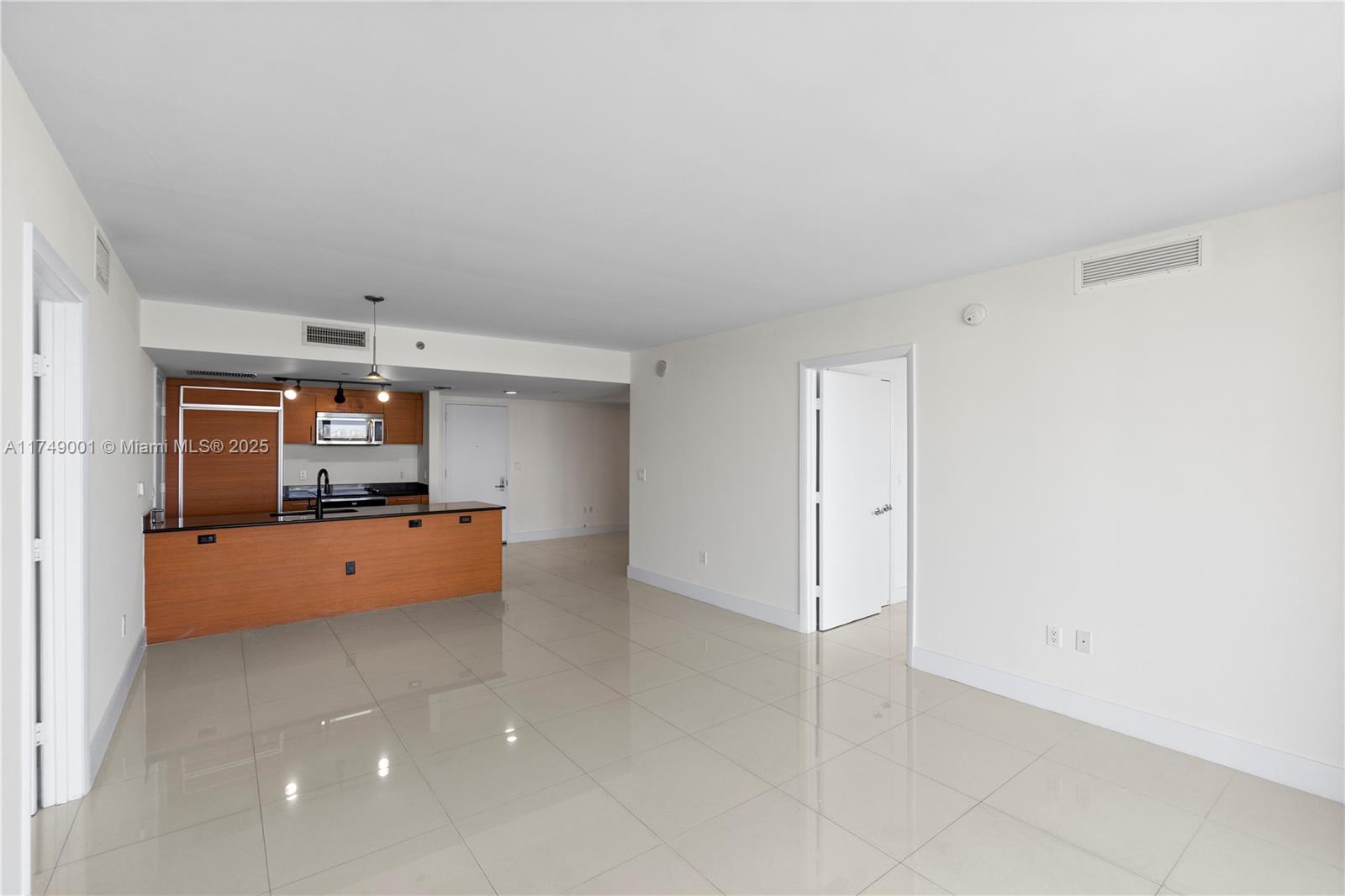 50 Biscayne - Residential Lease