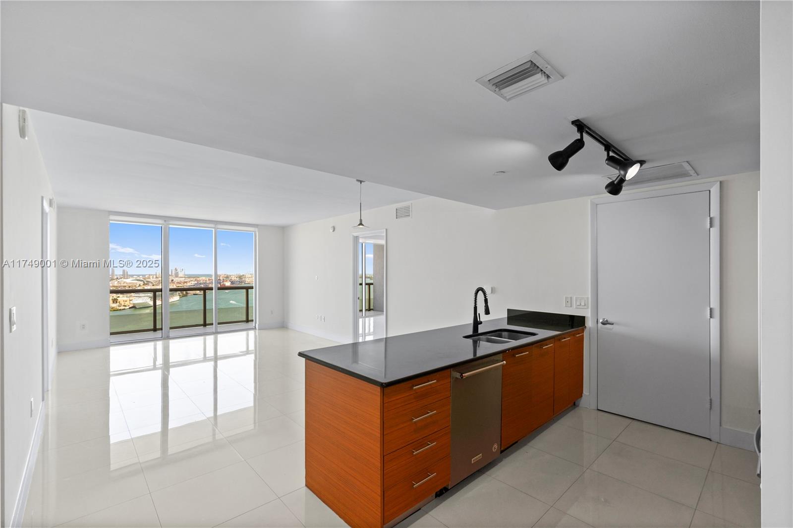 50 Biscayne - Residential Lease