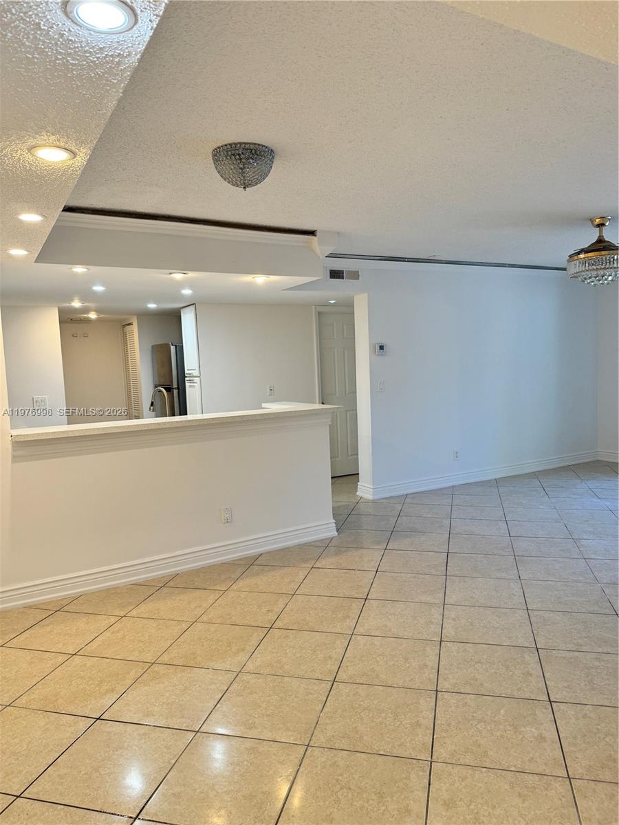 VISCONTI CONDO - Residential