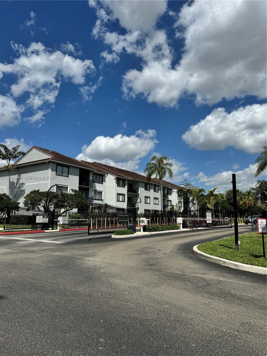 VISCONTI CONDO - Residential