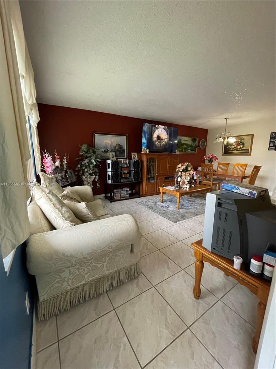 FOURTH HORIZONS CONDO - Residential