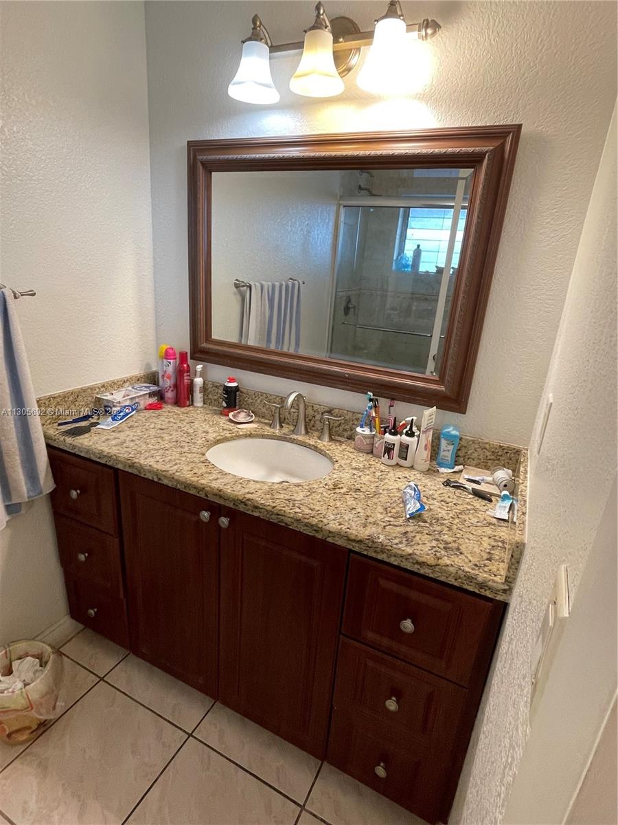 FOURTH HORIZONS CONDO - Residential