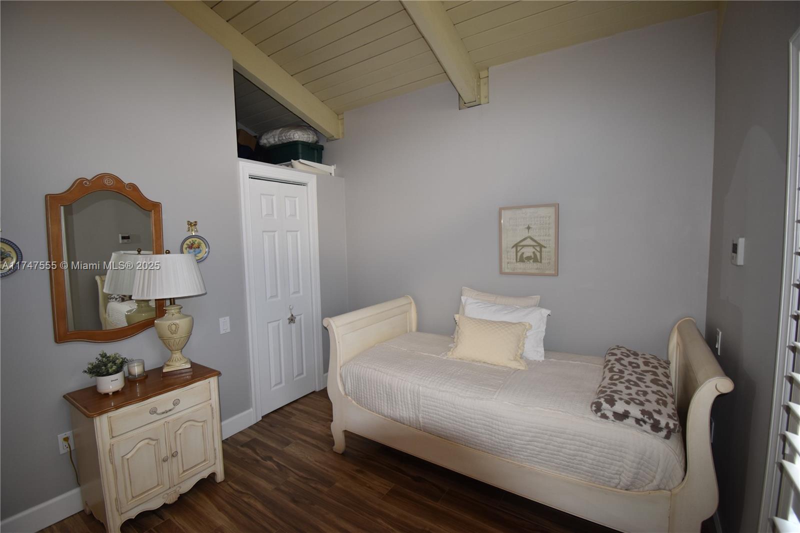 KILLIAN PINES TOWNHOUSES - Residential