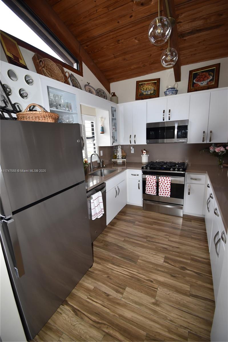 KILLIAN PINES TOWNHOUSES - Residential