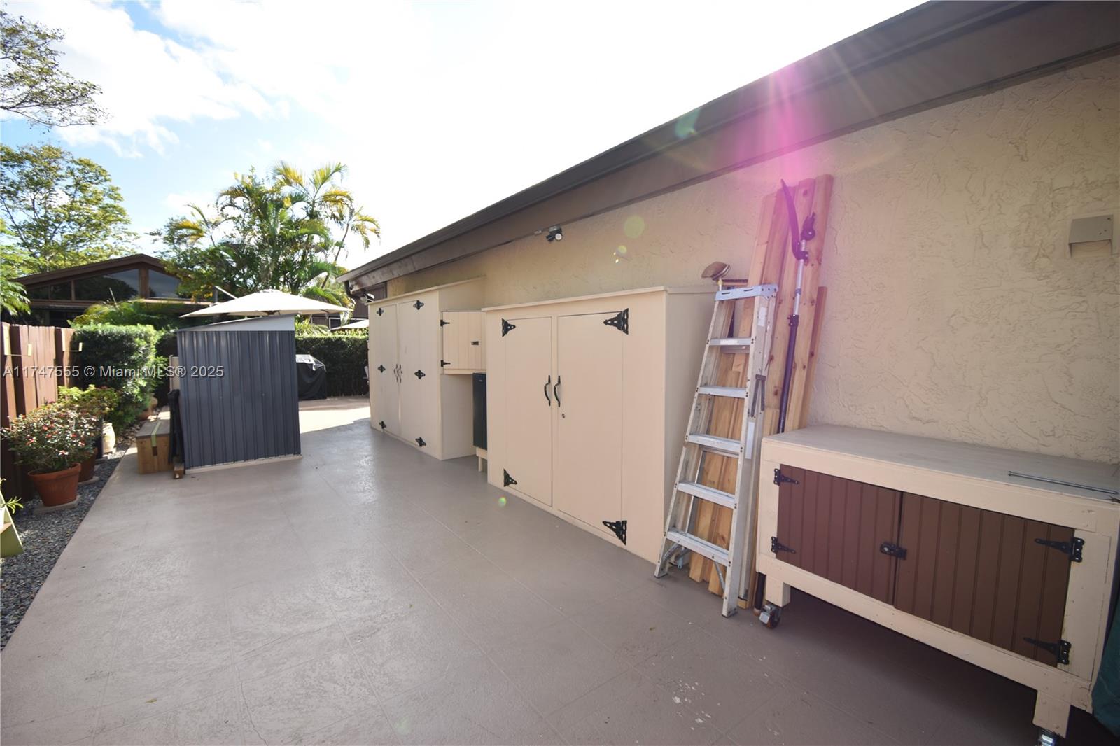 KILLIAN PINES TOWNHOUSES - Residential