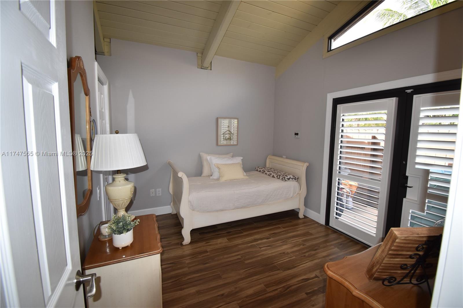 KILLIAN PINES TOWNHOUSES - Residential