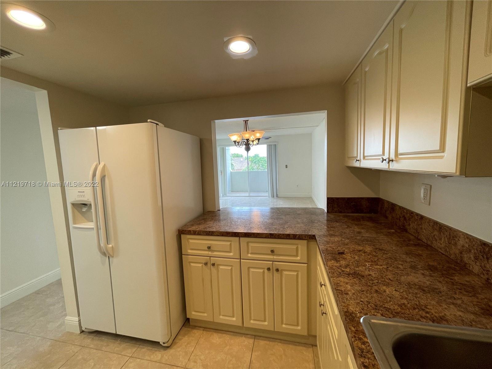 SAMARI LAKE EAST CONDO - Residential Lease