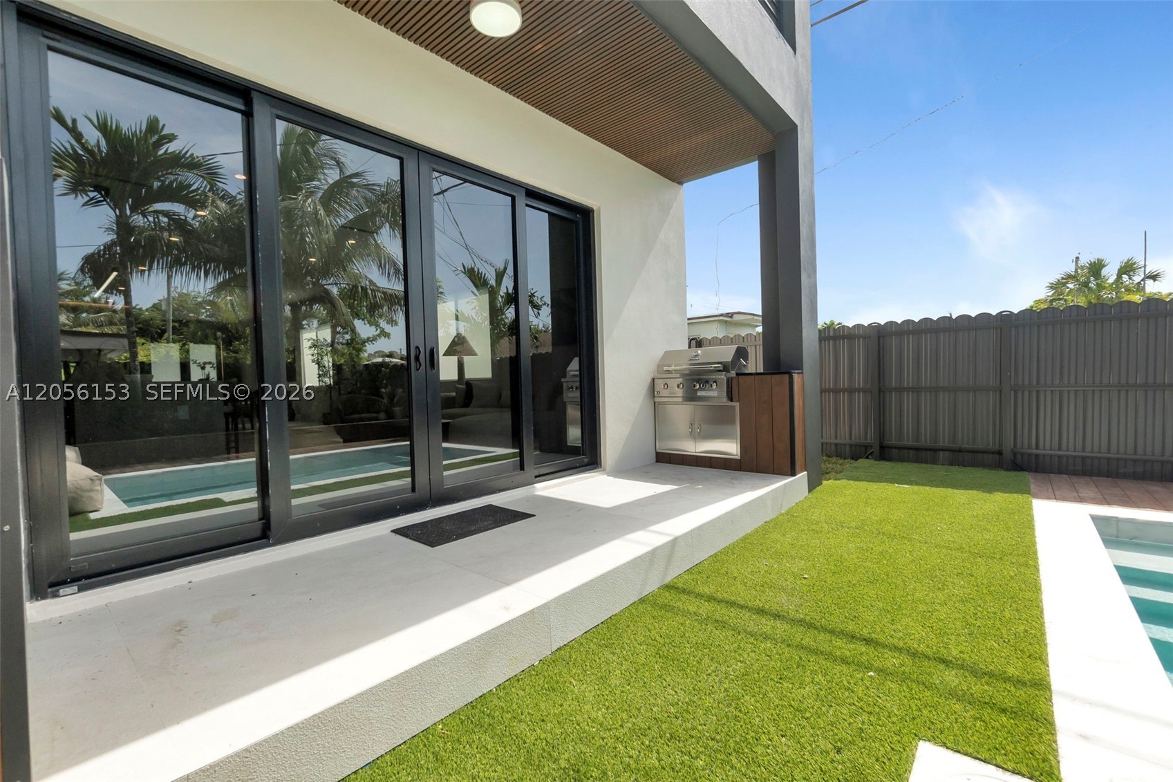 SOUTH BAY ESTATES - Residential Lease
