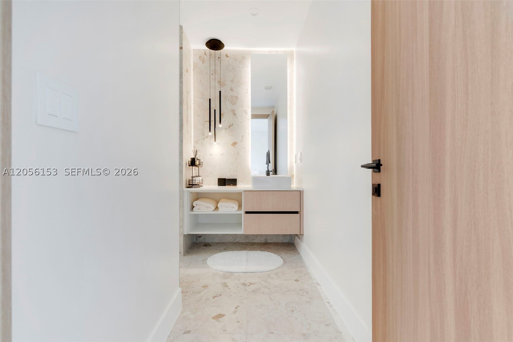 SOUTH BAY ESTATES - Residential Lease