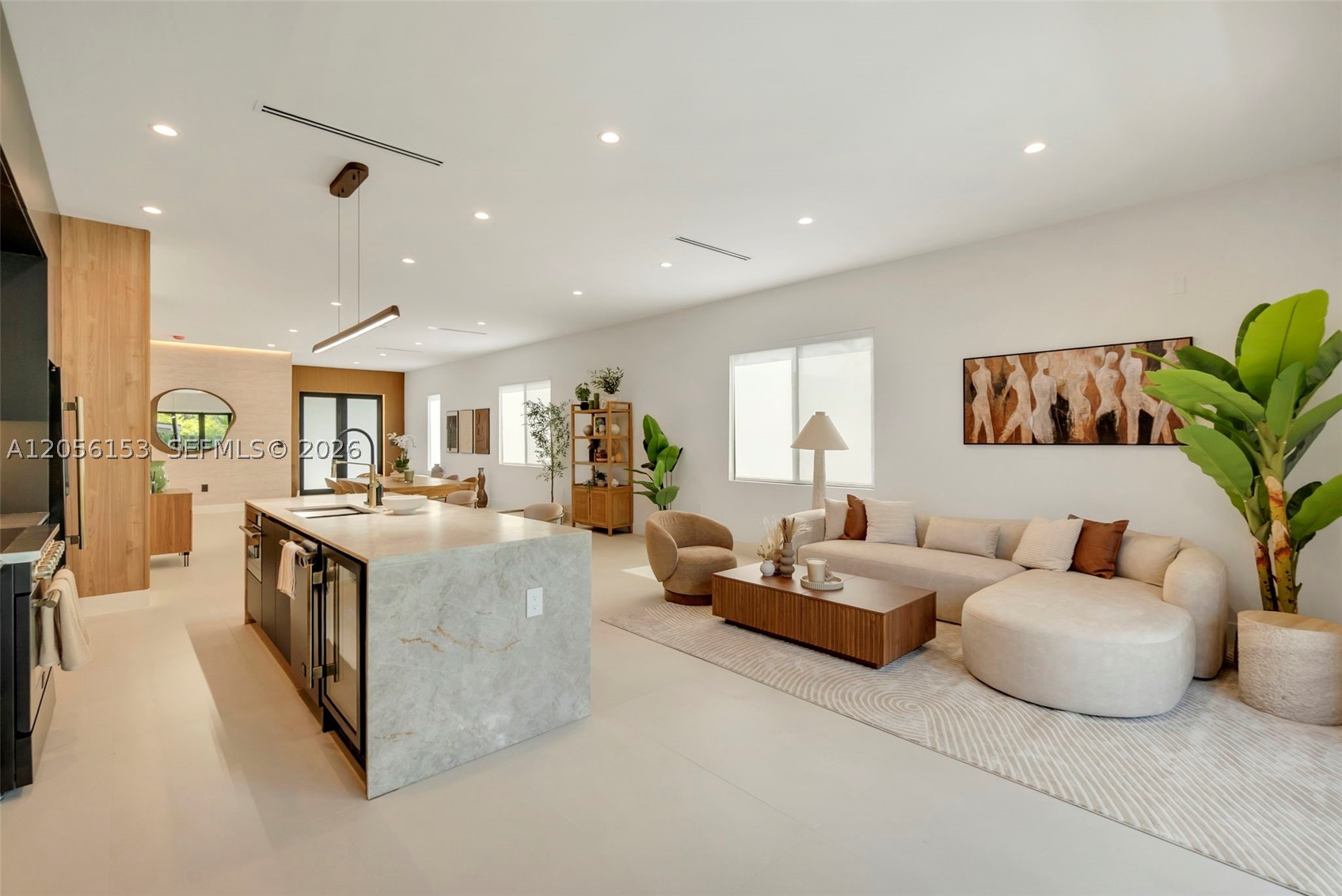 SOUTH BAY ESTATES - Residential Lease