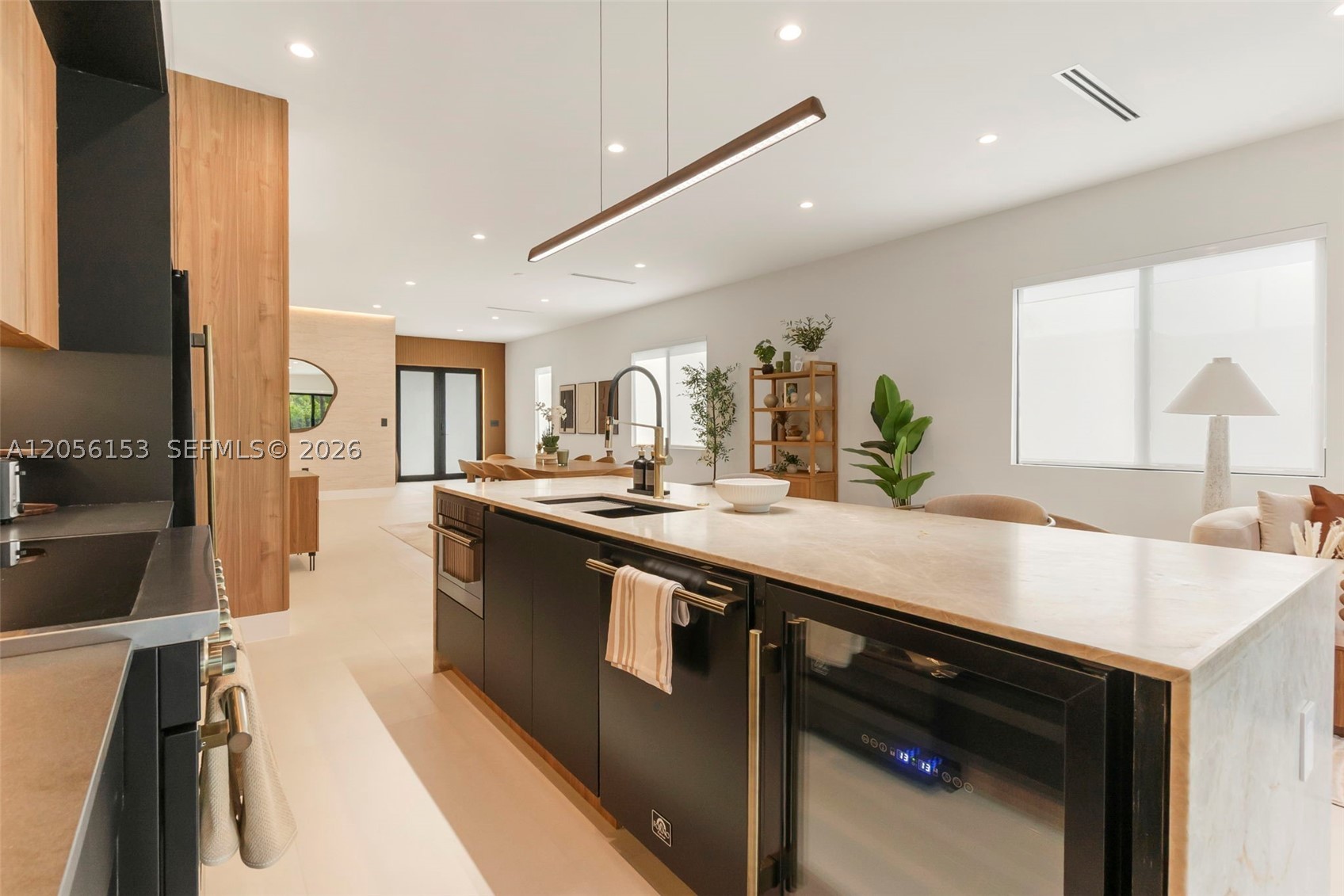 SOUTH BAY ESTATES - Residential Lease
