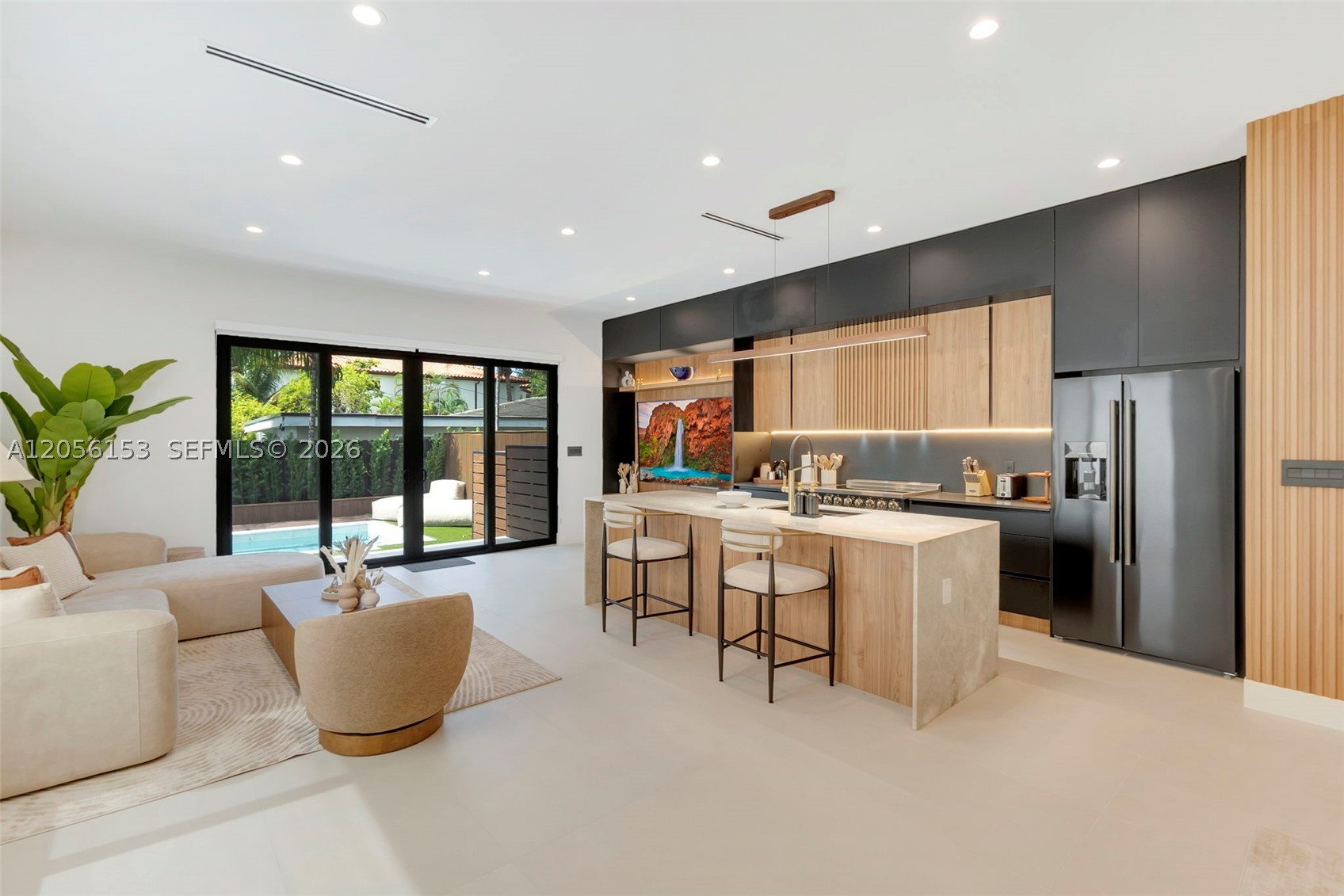SOUTH BAY ESTATES - Residential Lease