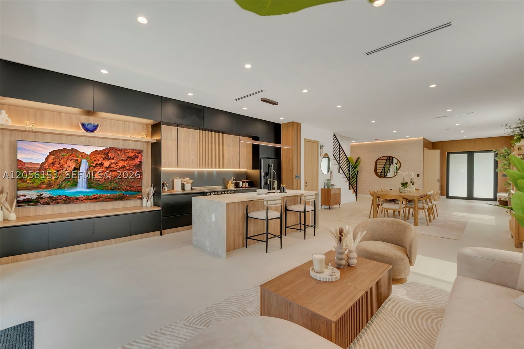 SOUTH BAY ESTATES - Residential Lease