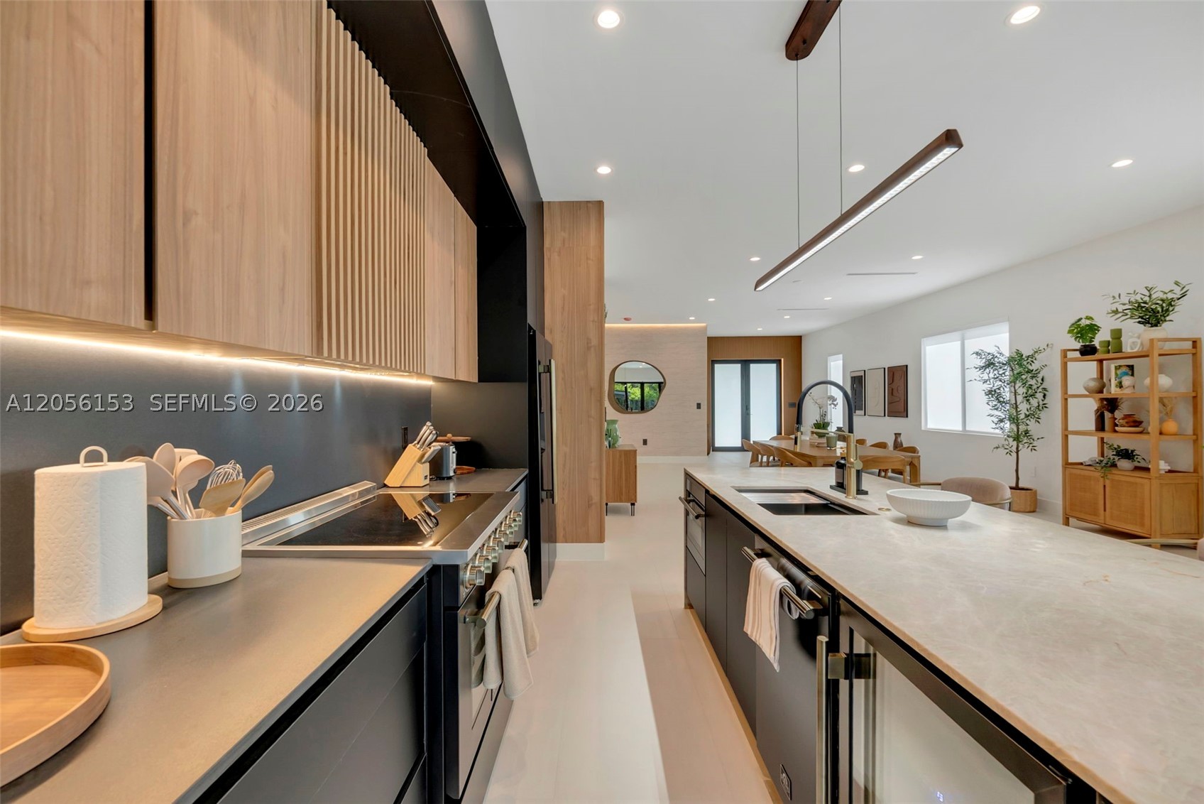 SOUTH BAY ESTATES - Residential Lease