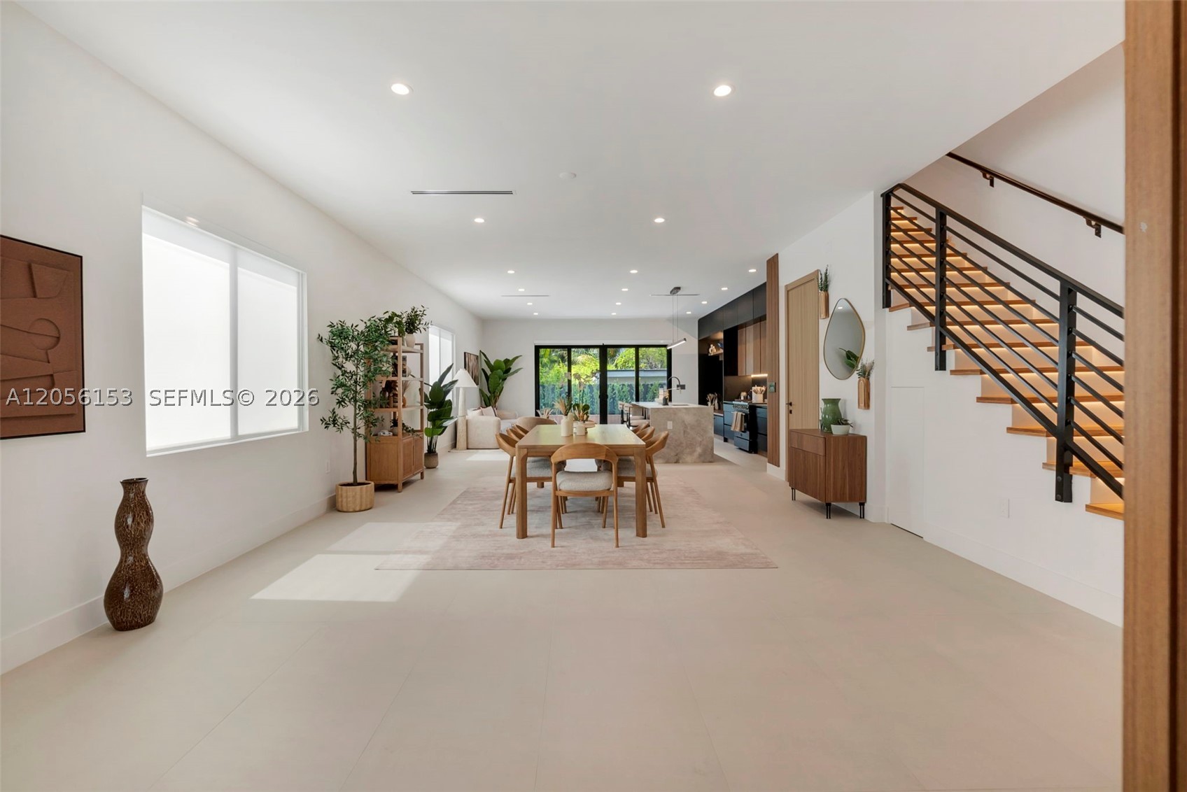 SOUTH BAY ESTATES - Residential Lease