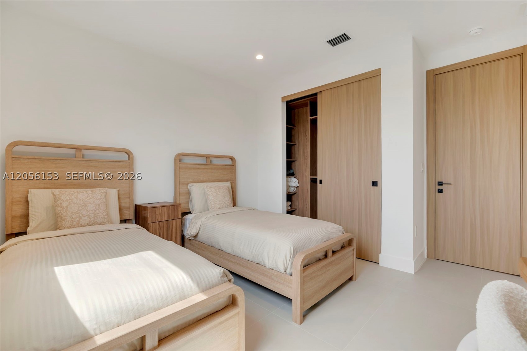 SOUTH BAY ESTATES - Residential Lease