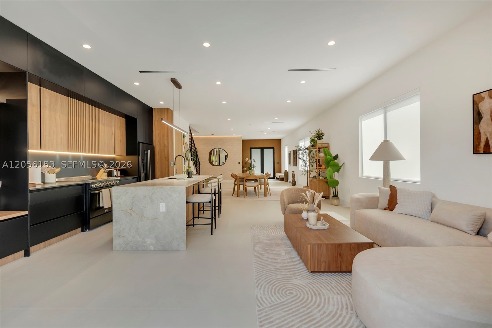 SOUTH BAY ESTATES - Residential Lease