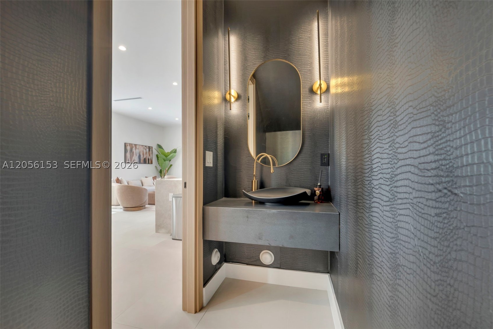SOUTH BAY ESTATES - Residential Lease