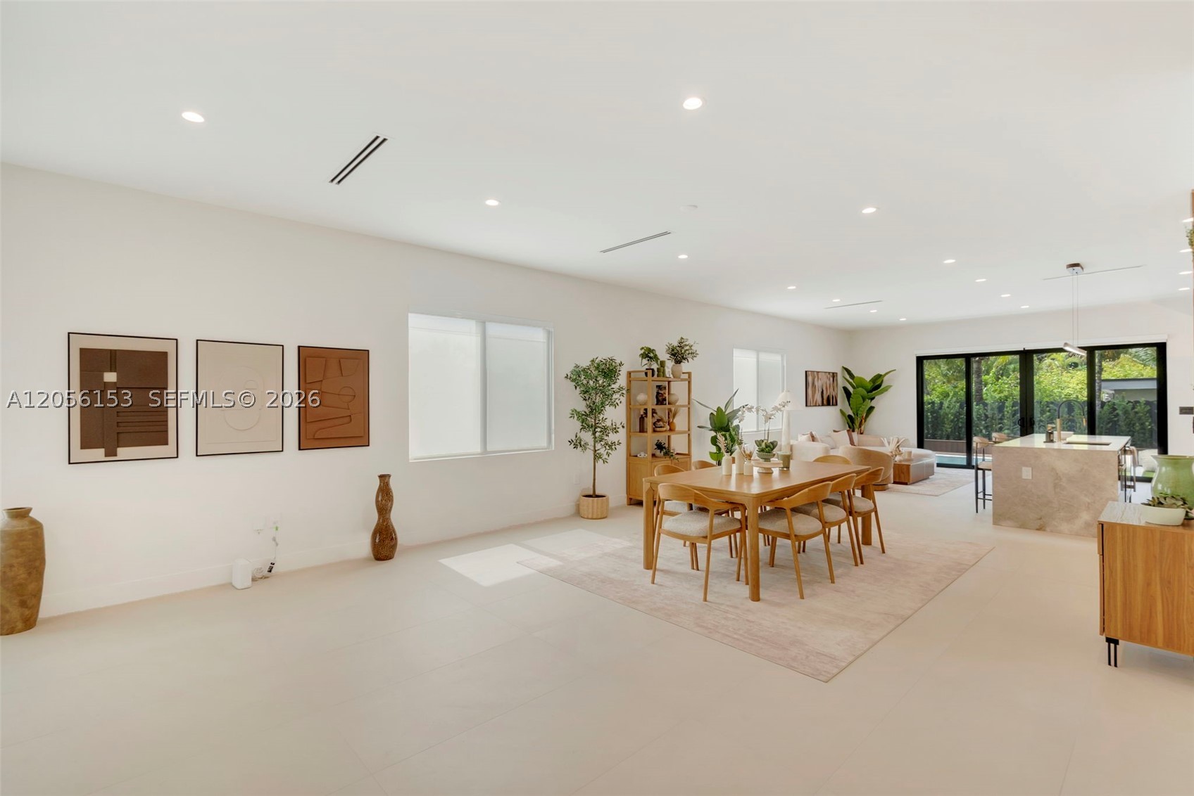 SOUTH BAY ESTATES - Residential Lease