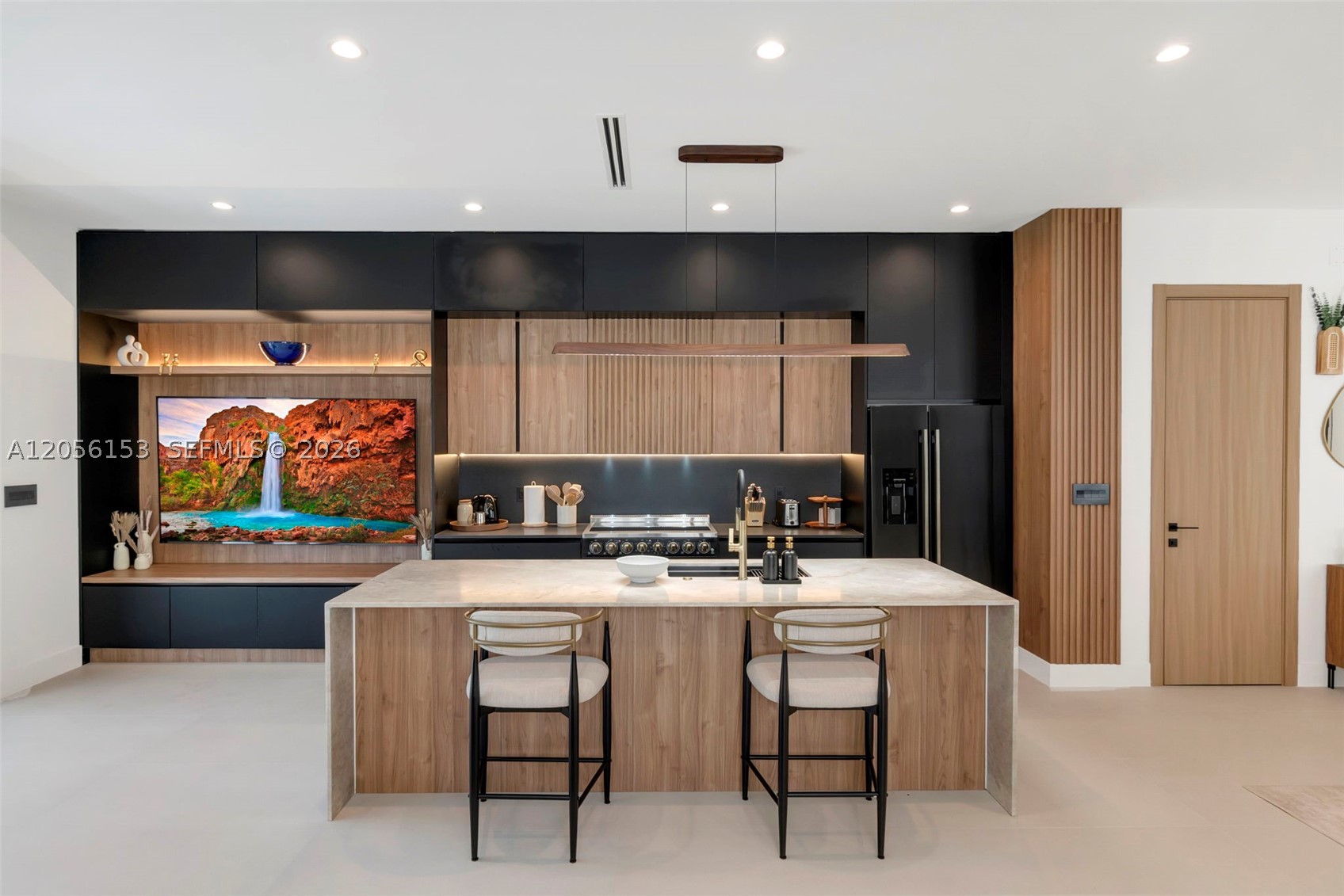 SOUTH BAY ESTATES - Residential Lease