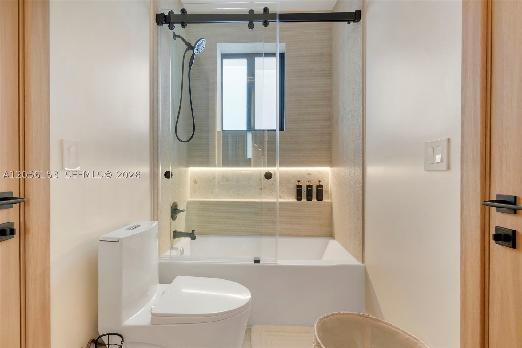 SOUTH BAY ESTATES - Residential Lease