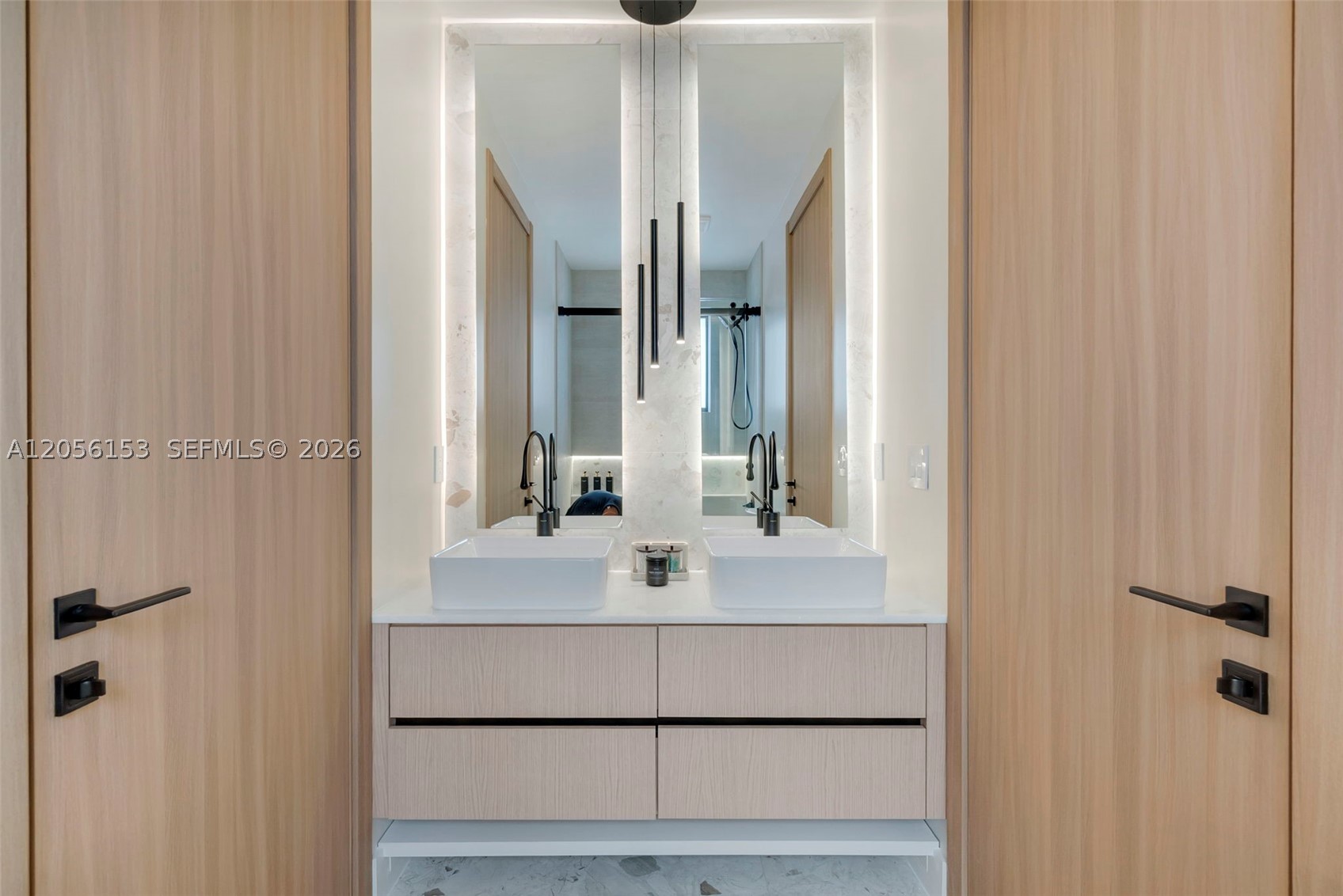 SOUTH BAY ESTATES - Residential Lease