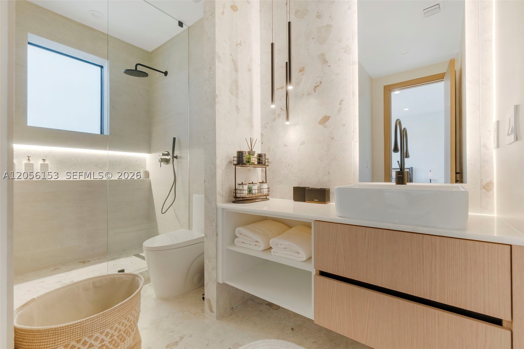 SOUTH BAY ESTATES - Residential Lease
