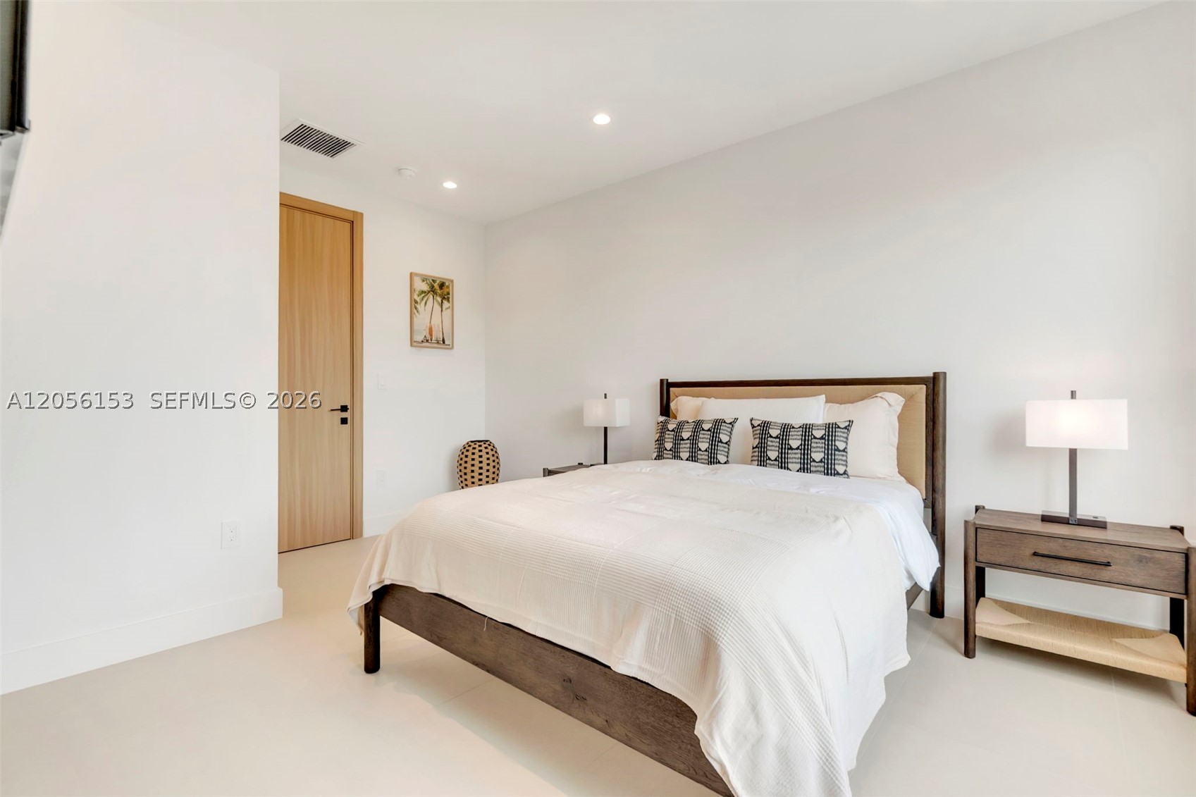 SOUTH BAY ESTATES - Residential Lease