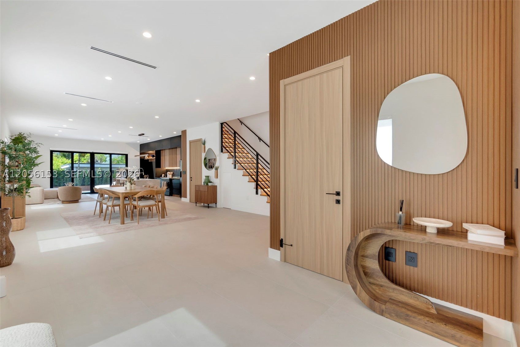 SOUTH BAY ESTATES - Residential Lease