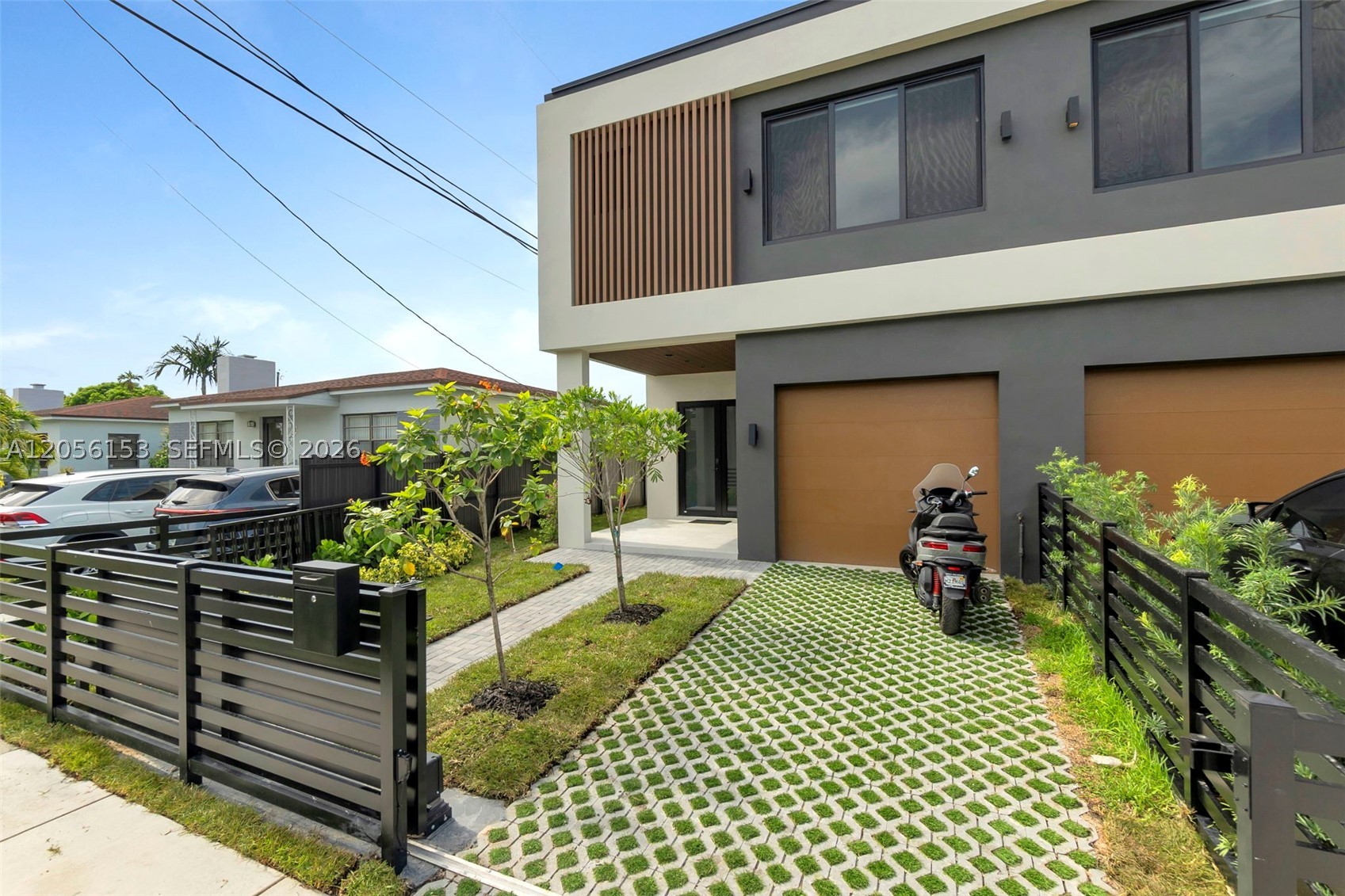 SOUTH BAY ESTATES - Residential Lease