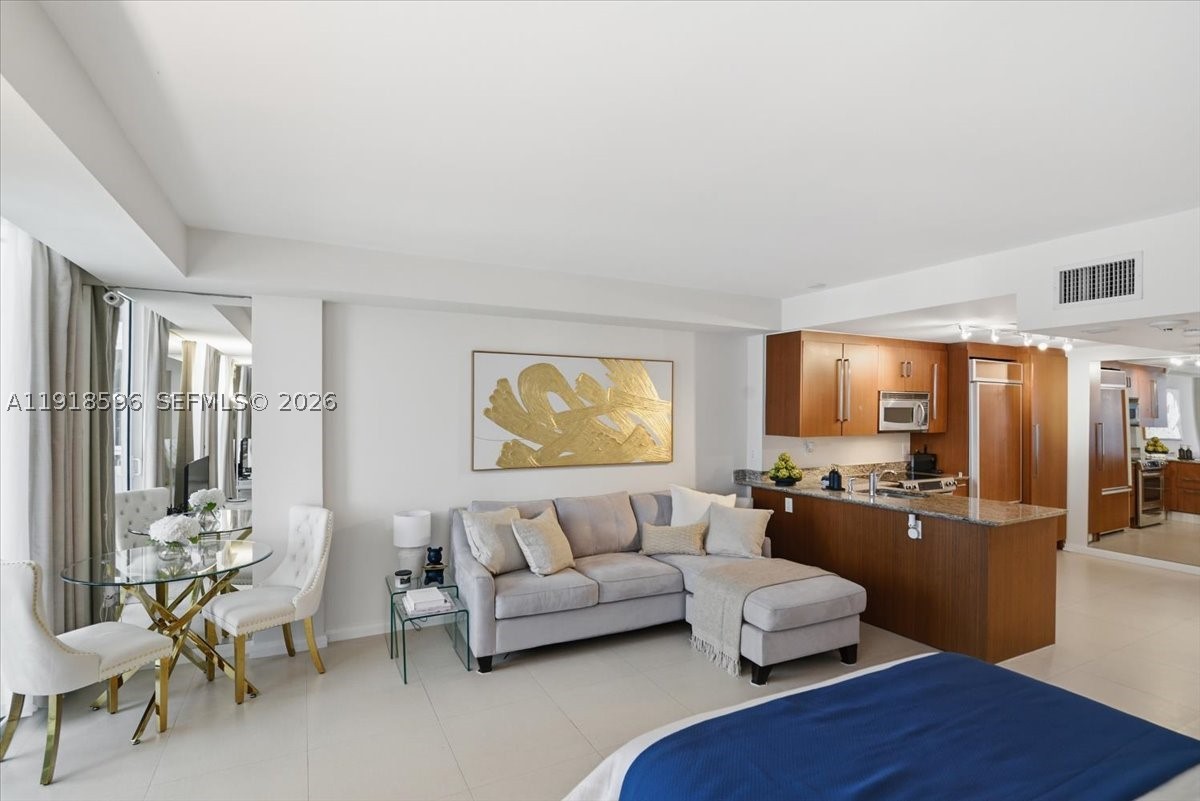 HARBOUR HOUSE - Residential