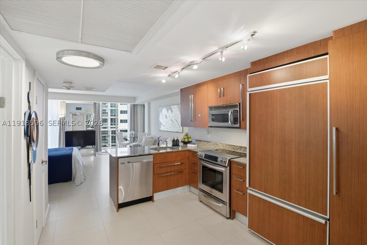 HARBOUR HOUSE - Residential