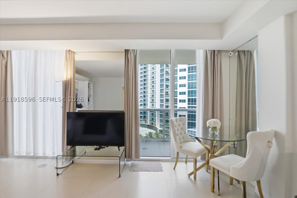 HARBOUR HOUSE - Residential