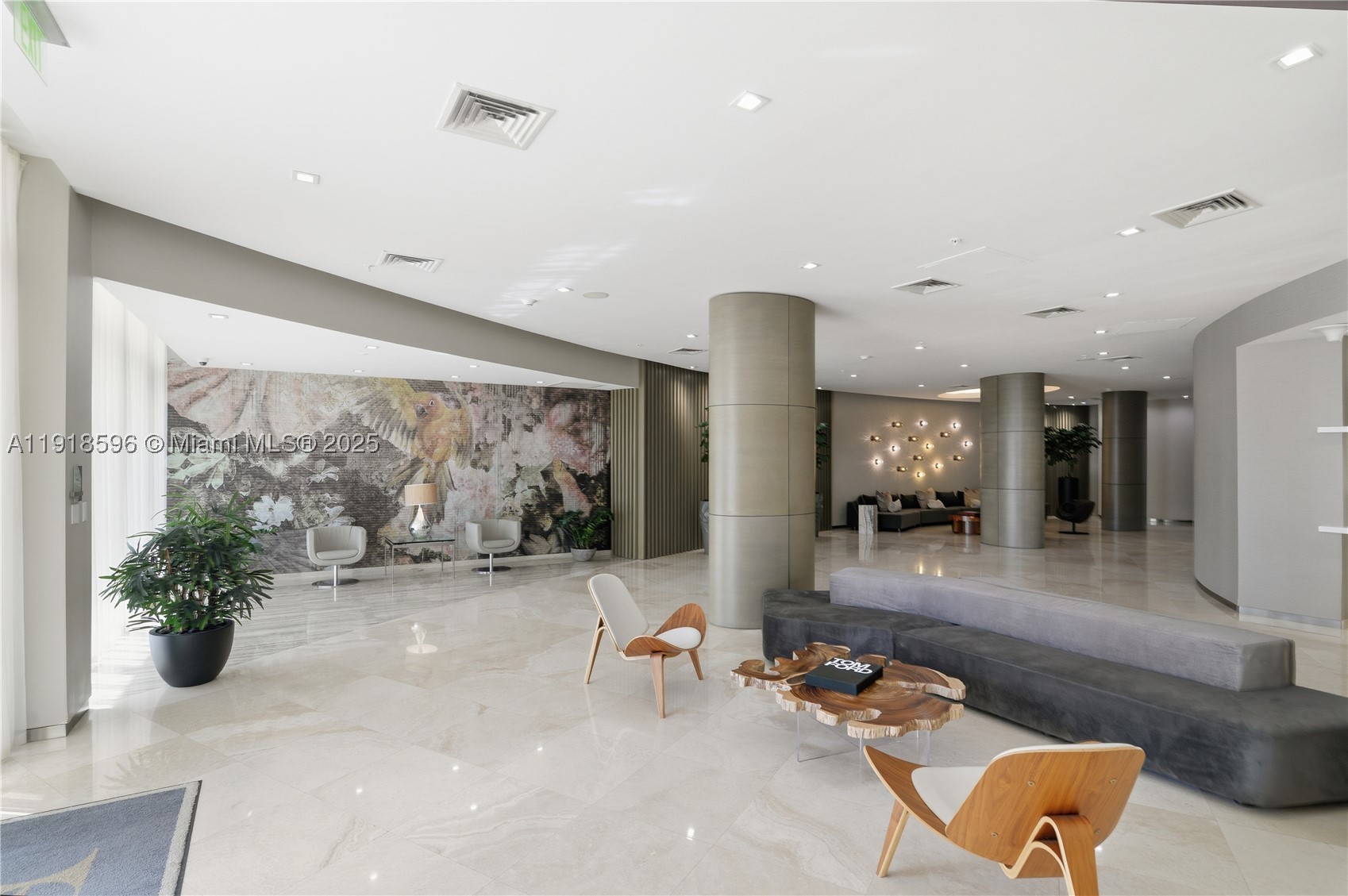 HARBOUR HOUSE - Residential