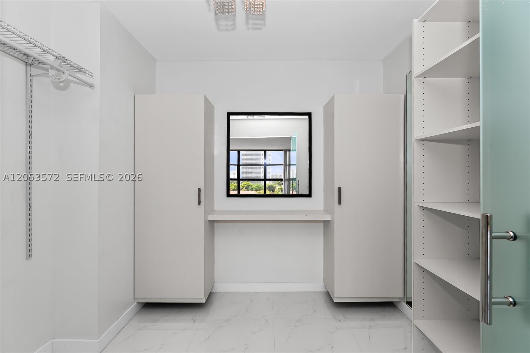 200 LESLIE CONDO - Residential