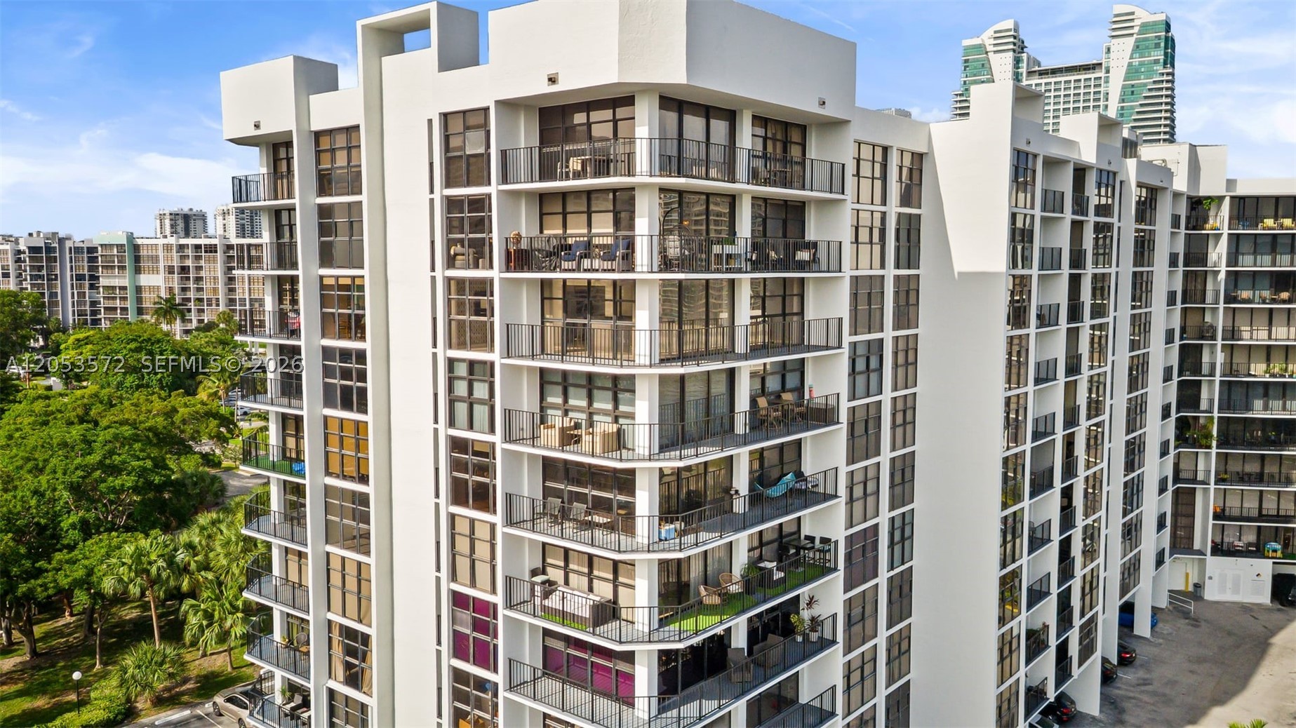200 LESLIE CONDO - Residential