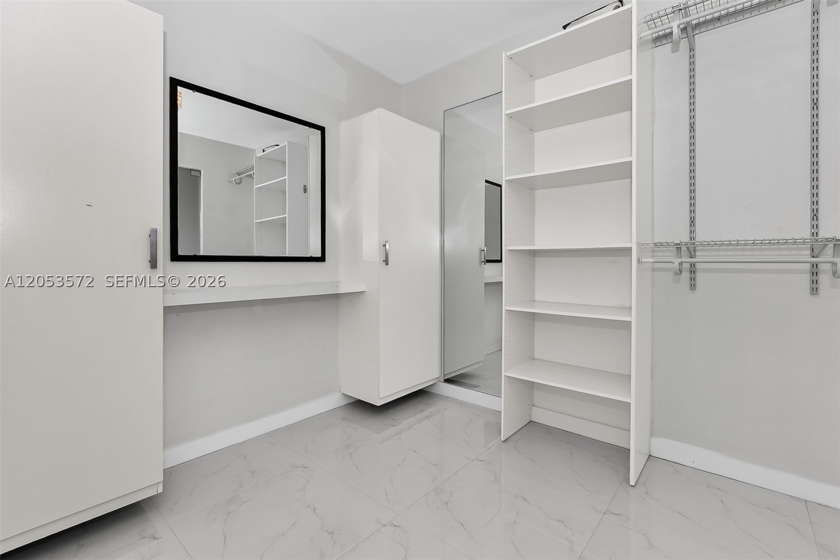 200 LESLIE CONDO - Residential