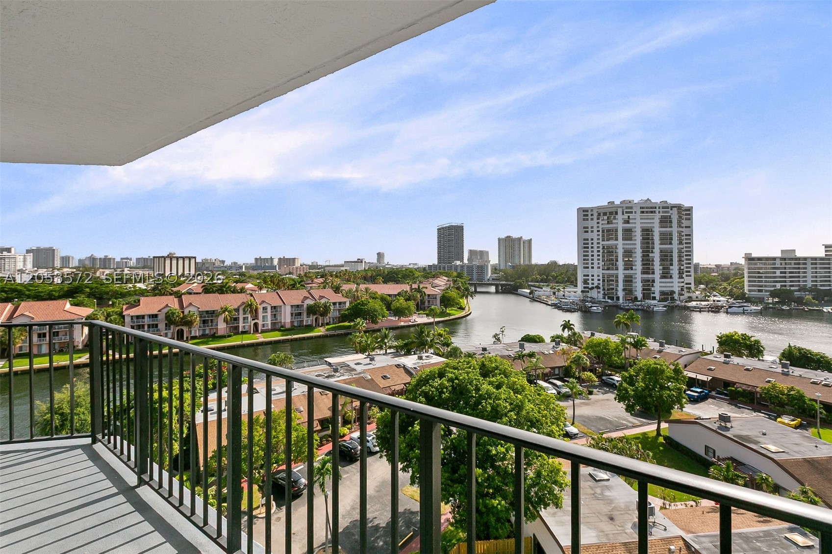 200 LESLIE CONDO - Residential