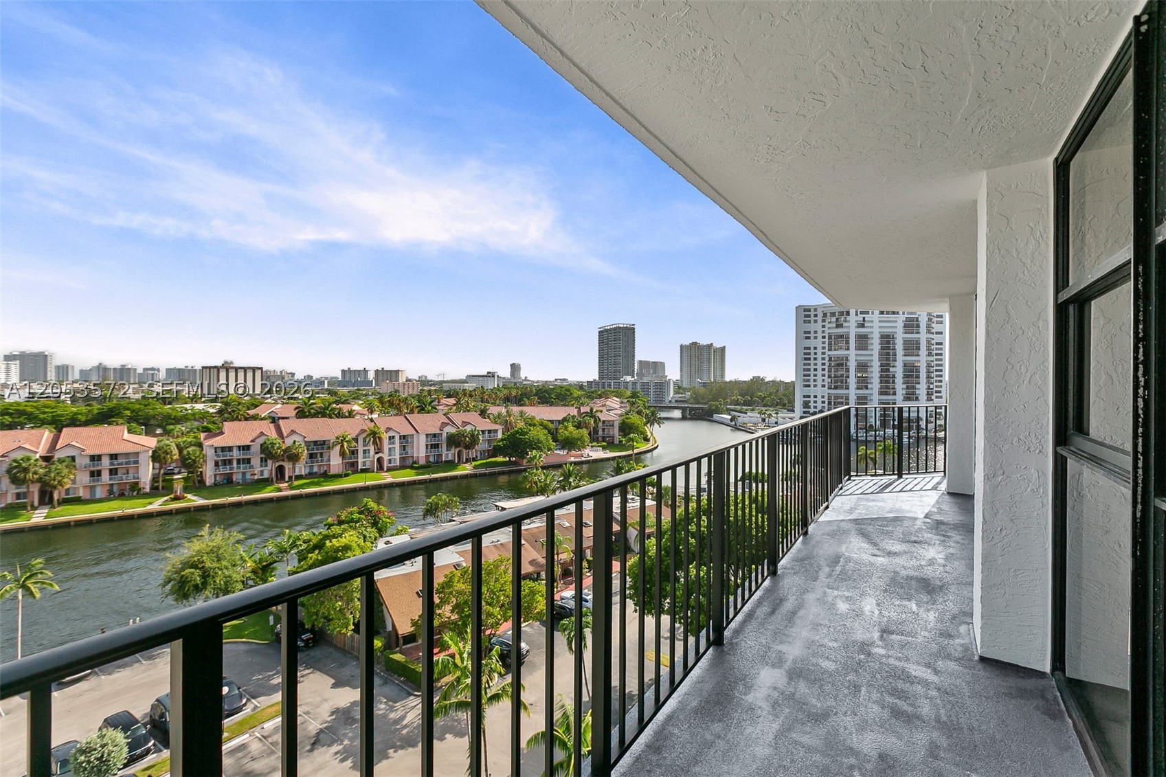 200 LESLIE CONDO - Residential